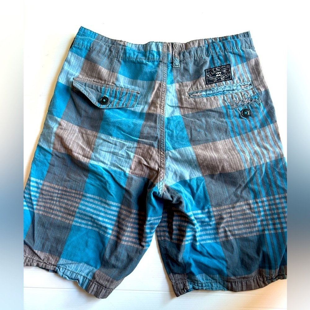 Billabong Shorts Size 28